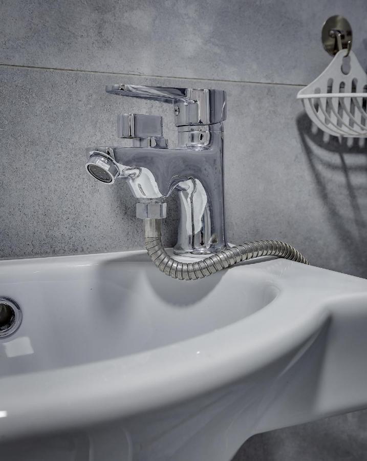 Yourhouse На Розыбакиева Утепова Недалеко От Меги アルマトイ エクステリア 写真
