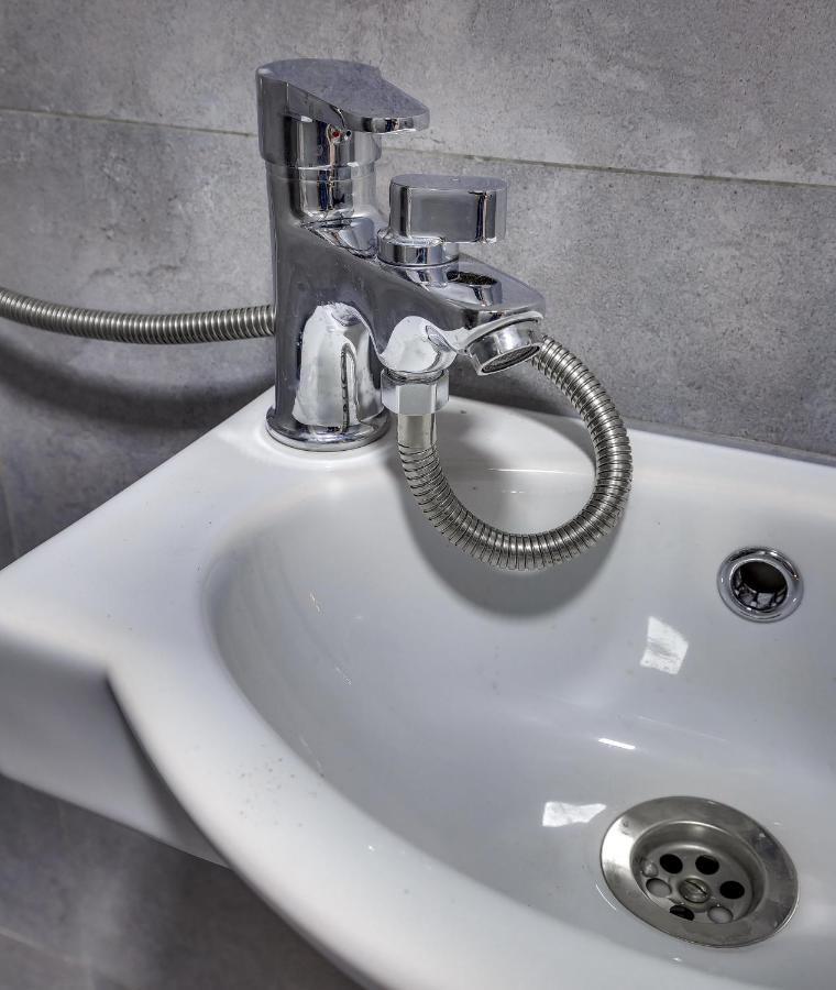 Yourhouse На Розыбакиева Утепова Недалеко От Меги アルマトイ エクステリア 写真